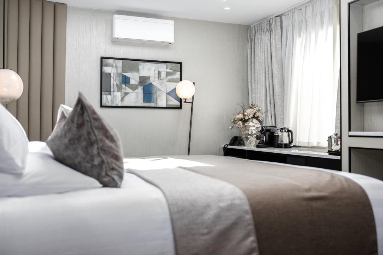 Отель No.4 Carlton 5*